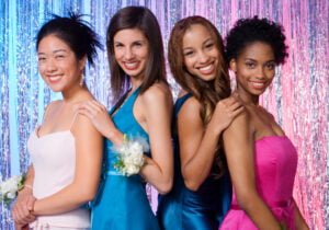 Read more about the article Glam Slam: Your Ultimate Guide to Surviving Prom Night Mishaps